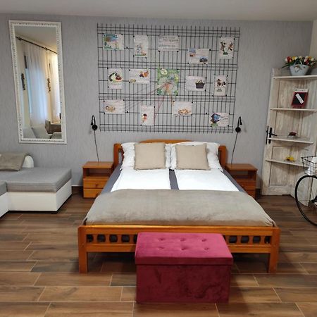 Bee You Apartman ハイデゥソボスロー エクステリア 写真