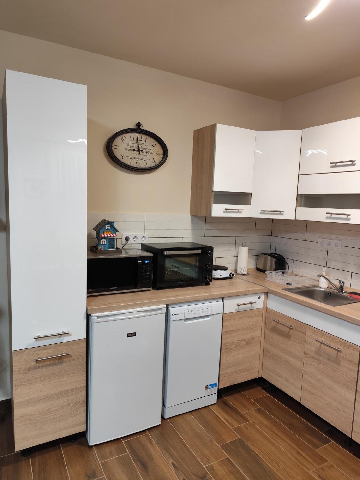 Bee You Apartman ハイデゥソボスロー エクステリア 写真